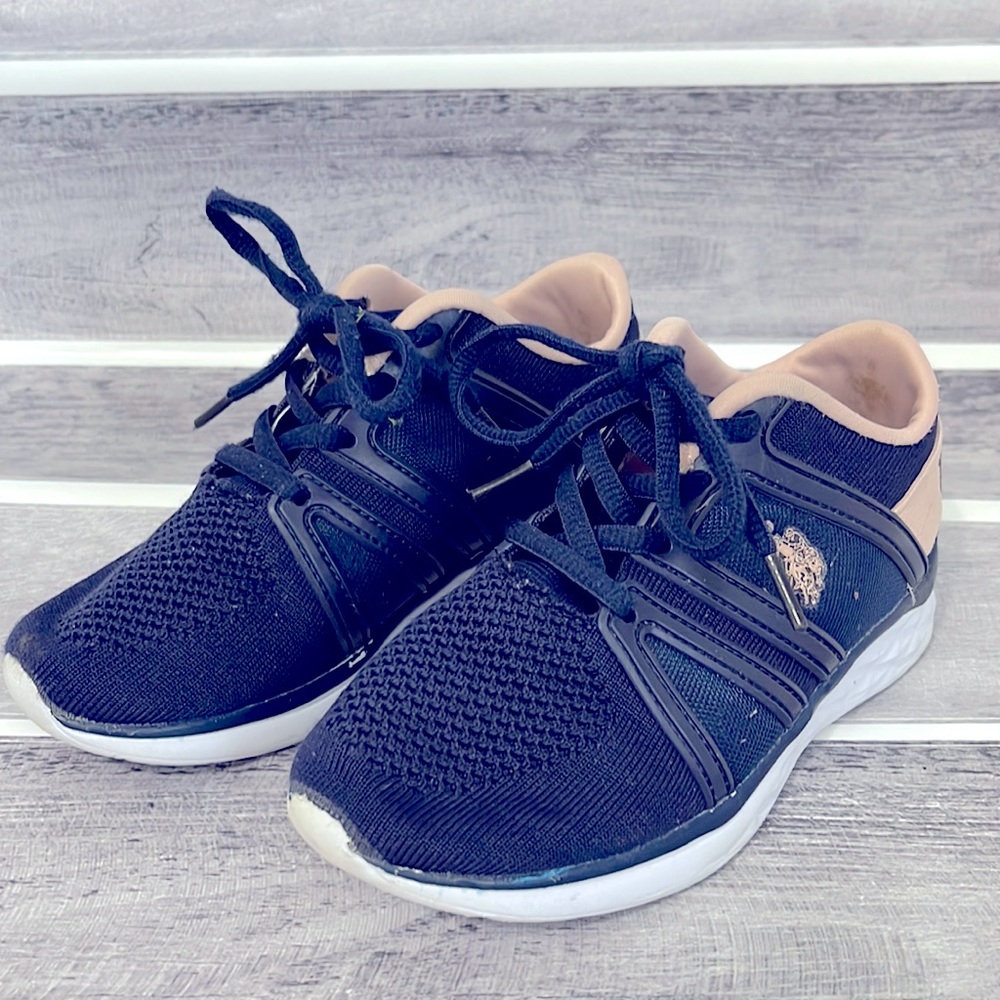 Sneakers shoe sz 13 little girl